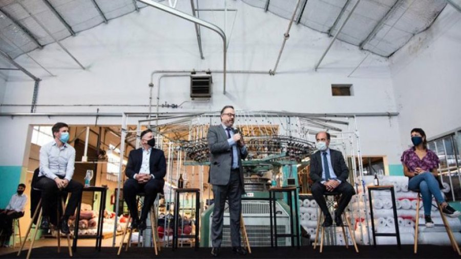 IMAGEN INTERNET PRESENTACION.  Estuvo a cargo  de Mat&iacute;as Kulfas y Eduardo Hecker.