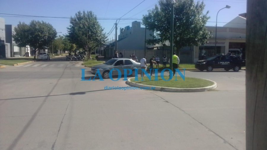 FOTO DIEGO OLIVA. ESCENARIO. Una moto y un auto entraron en colisi&oacute;n, y no hubo lesionados.