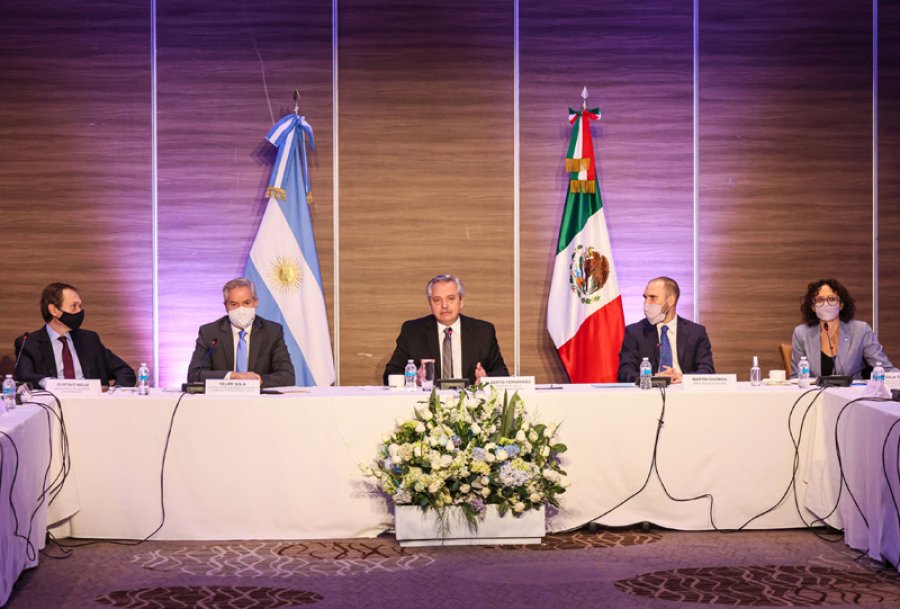 FOTO CASA ROSADA VISITA. Fern&aacute;ndez inst&oacute; a inversores mexicanos a crear trabajo y ganar plata en Argentina.