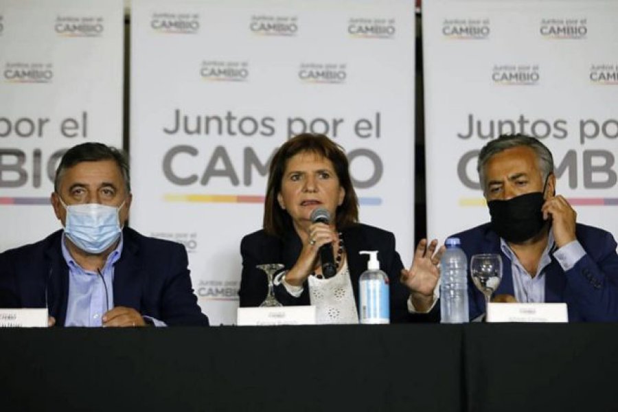 FOTO NA CON LA PRENSA. Mario Negri, Patricia Bullrich y Alfredo Cornejo.