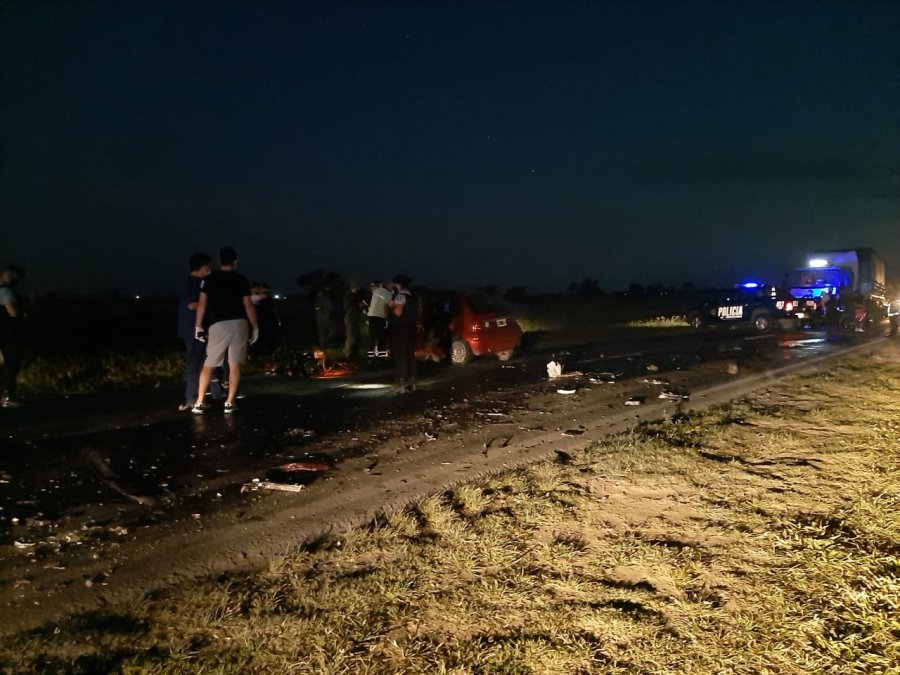 FOTO LA OPINION DANTESCO. Minutos despu&eacute;s del siniestro vial, as&iacute; se observaba la ruta N&deg; 34, el lugar del hecho.