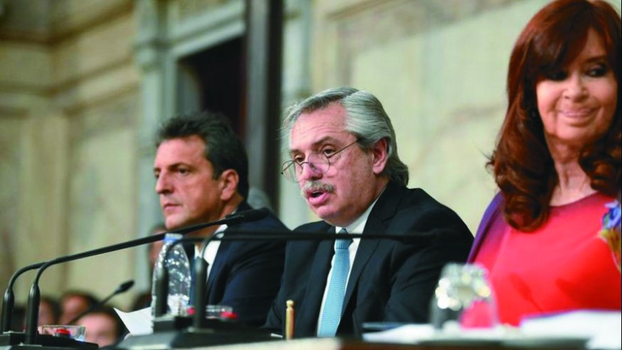 FOTO ARCHIVO  CONGRESO. Sergio Massa, Alberto Fern&aacute;ndez y Cristina Fern&aacute;ndez de Kirchner el a&ntilde;o pasado; hoy ser&aacute; igual pero con barbijo.