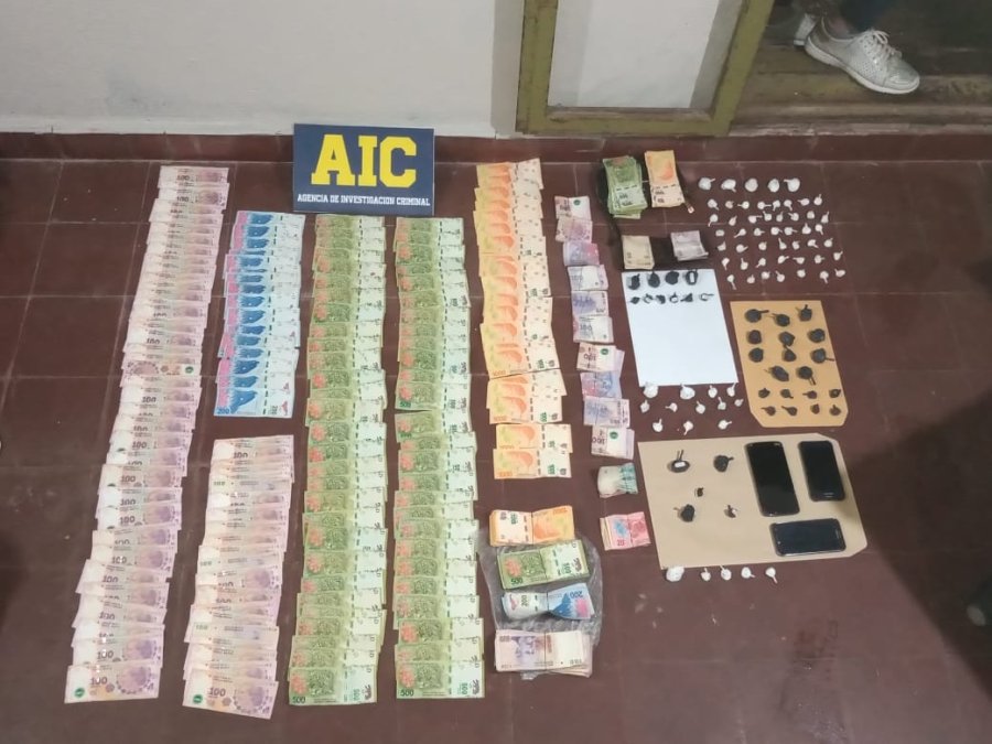 FOTO LA OPINION LO SECUESTRADO. Tras el procedimiento polic&iacute;aco.