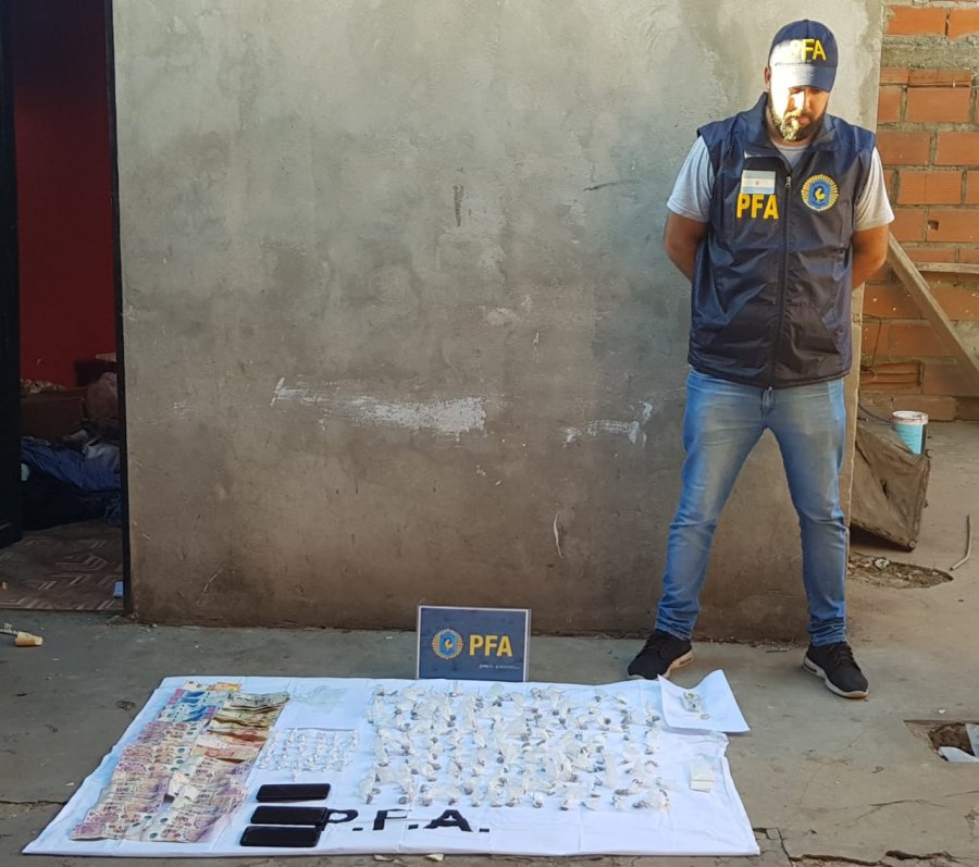 FOTO PFA INCAUTADO. Coca&iacute;na, armas, marihuana, veh&iacute;culos, celulares y dinero en efectivo fueron secuestrados.