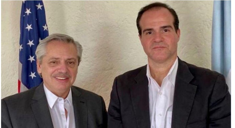 FOTO NA ENCUENTRO. El Presidente Alberto Fern&aacute;ndez junto al titular del BID Mauricio Claver Carone.