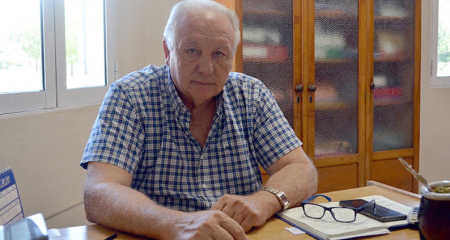 FOTO PRENSA COMUNA// ADOLFO VALENT&Iacute;N FERRERO. El jefe comunal satisfecho con la obra p&uacute;blica.