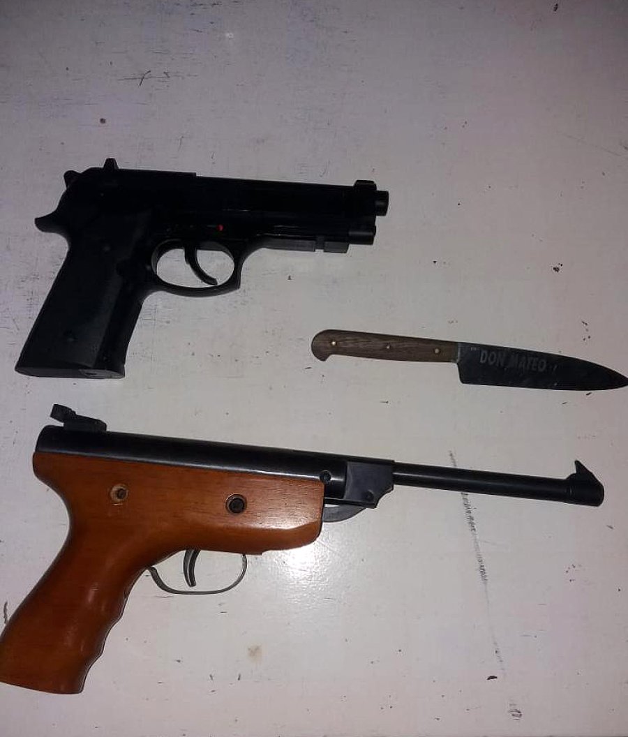 FOTO JPSF EN SAN JORGE. Armas utilizadas por los j&oacute;venes en la tentativa de robo.