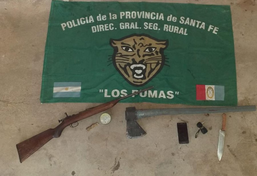 FOTO ARCHIVO GUARDIA RURAL "LOS PUMAS". A los imputados se les secuestr&oacute; una carabina calibre 22, cuchillos, un hacha y cortes de carne.