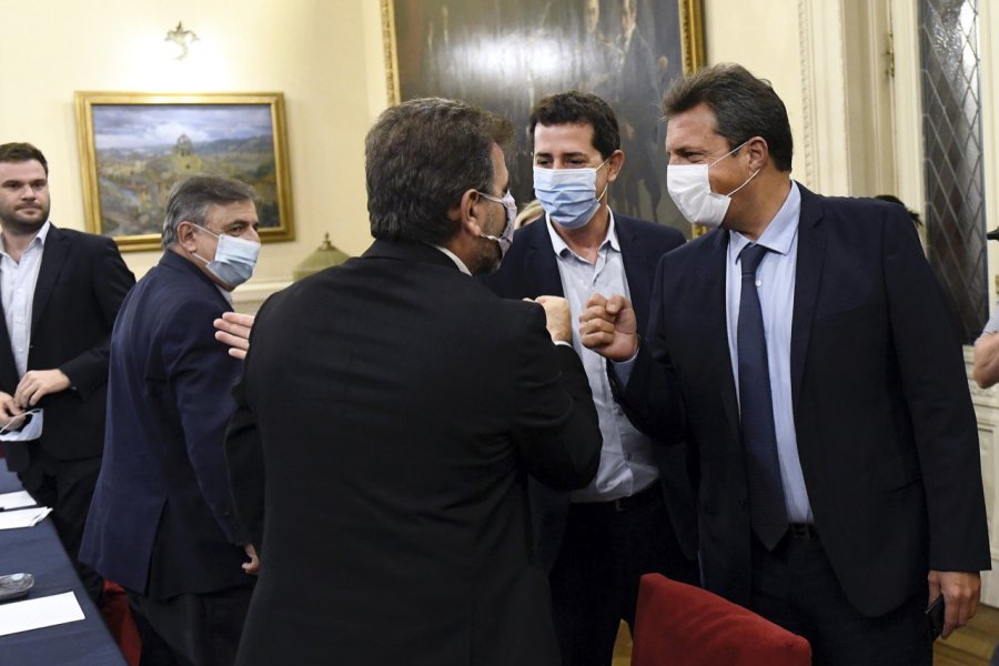 FOTO NA CUMBRE ELECTORAL. De Pedro, Massa y Negri entre otros.