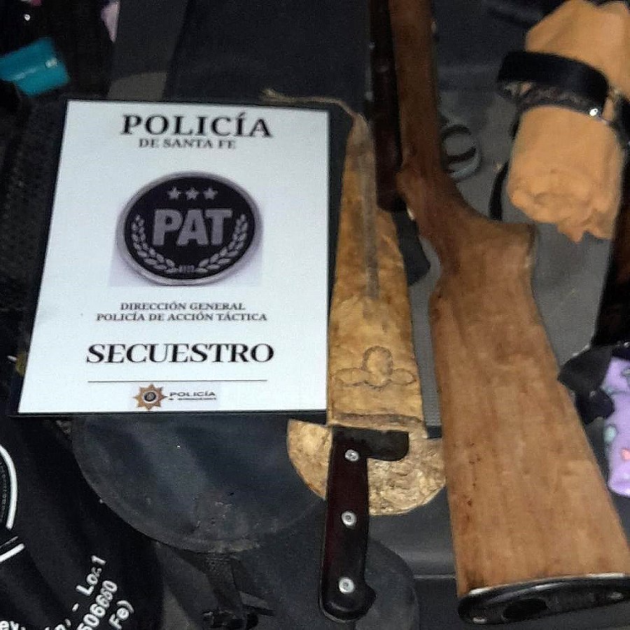 FOTO JPSF ARMAS. Las dos armas que fueron secuestradas por la Polic&iacute;a.