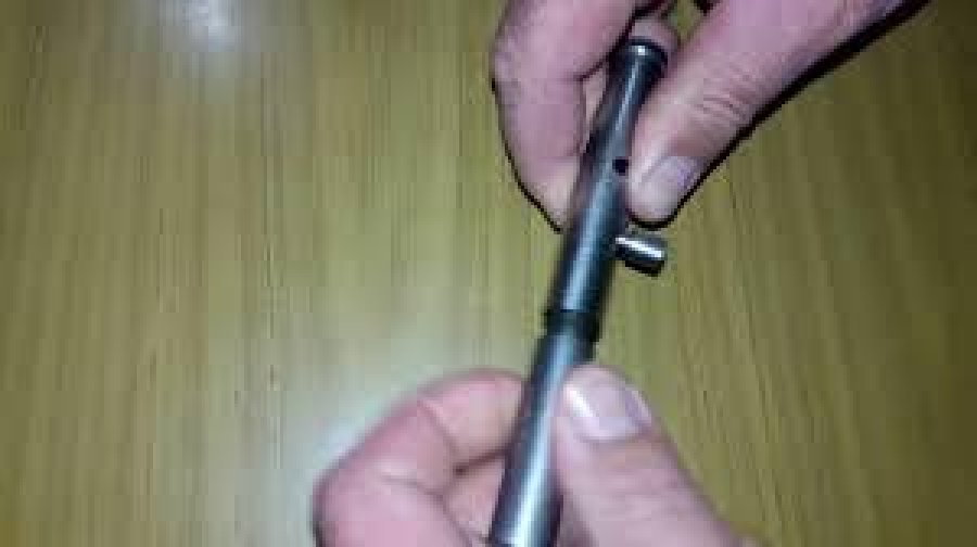 IMAGEN ARCHIVO. "TUMBERA".  Un arma similar portaba un joven herido.