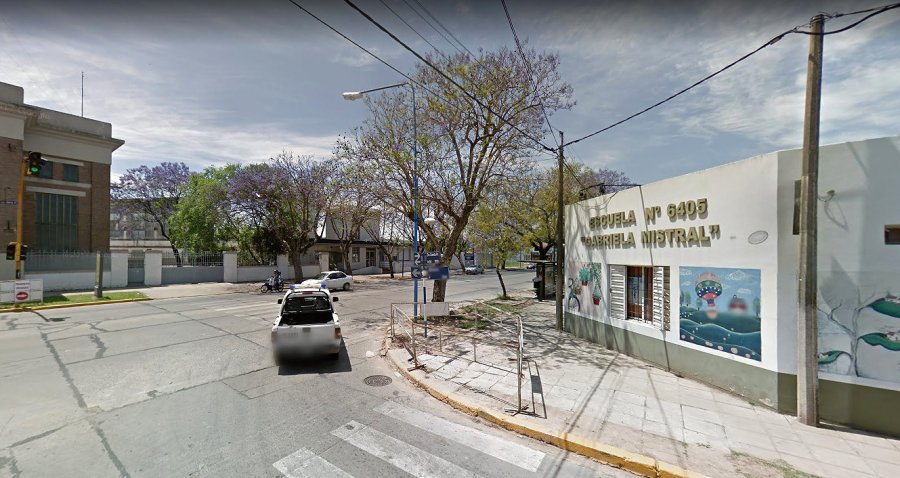 FOTO GOOGLE TRAGICA ESQUINA. En la intersecci&oacute;n semaforizada de Liniers y Av. Santa Fe ocurri&oacute; el fatal suceso.