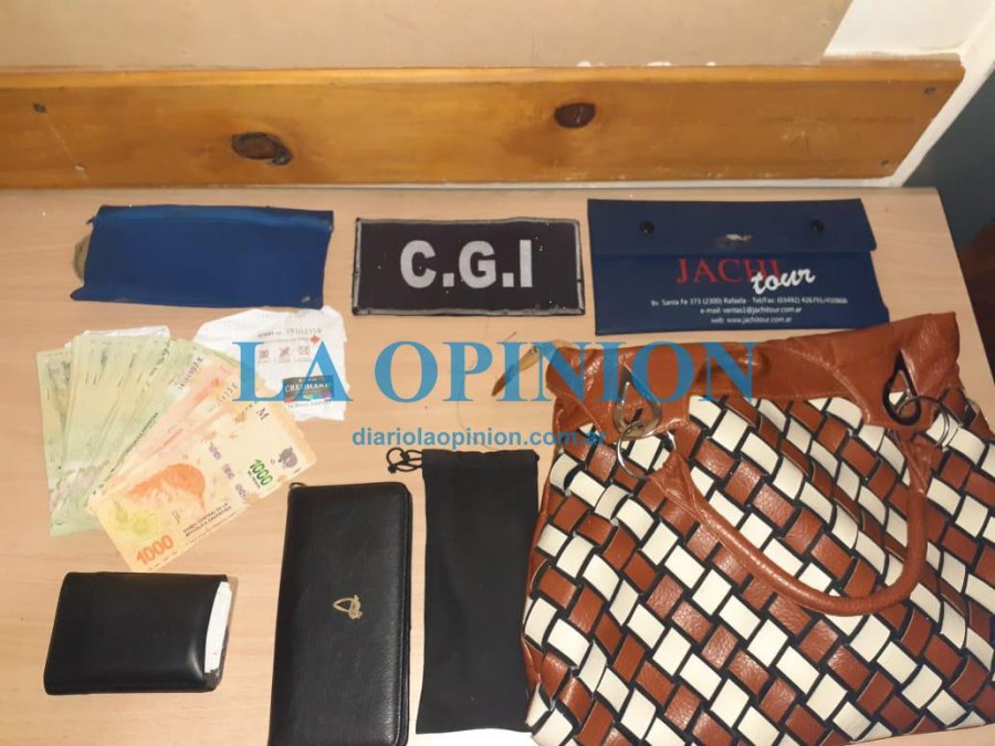 LO SECUESTRADO.  Tras un robo cometido por un rafaelino.