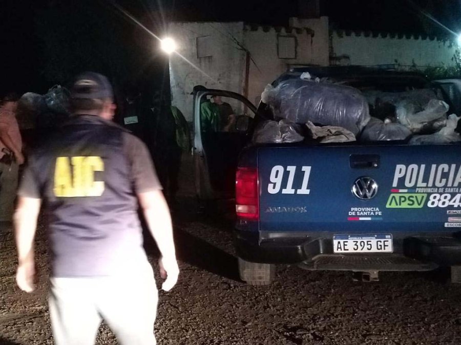 FOTO JPSF IMPORTANTE HALLAZGO. Los 900 kilos de coca estaban ocultos entre la soja.