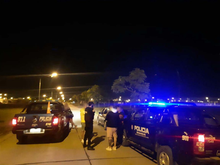 FOTO UR V EN RAFAELA Y ATALIVA. La labor policial produjo la confecci&oacute;n de 21 actas de infracci&oacute;n a lo establecido legalmente.