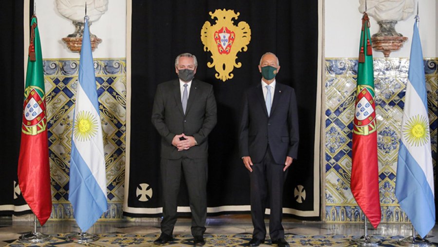 FOTO NA EN LISBOA. Fern&aacute;ndez particip&oacute; de la foto oficial en la residencia del presidente portugu&eacute;s.