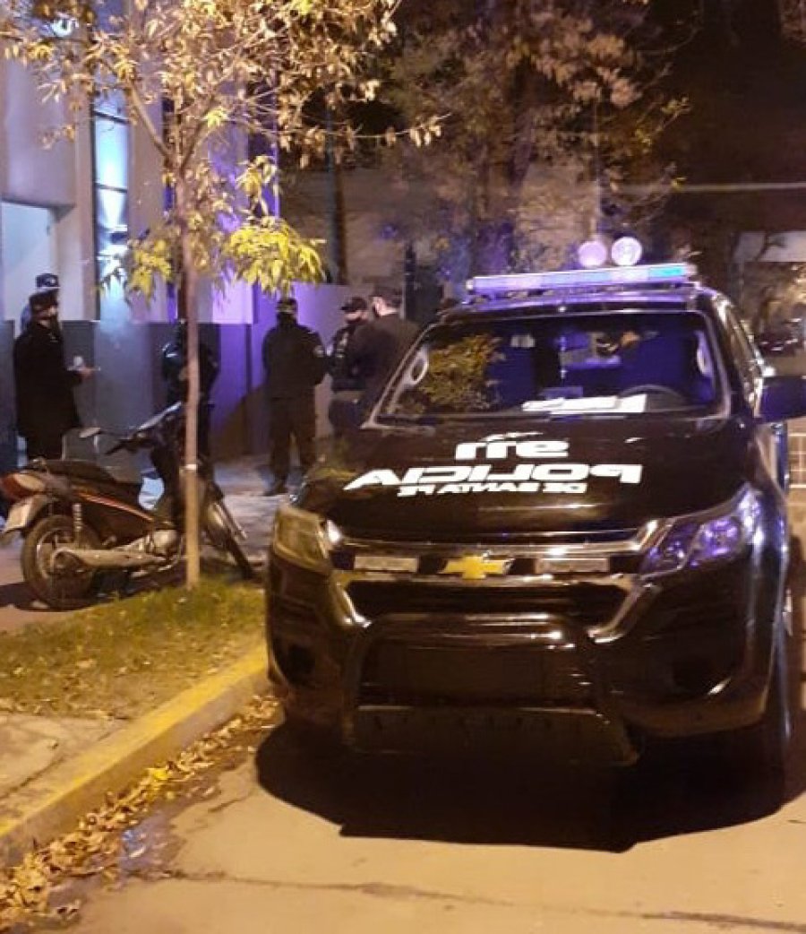 FOTO UR V OPERATIVO DIN&Aacute;MICO. Se identificaron a 3 personas que se encontraban en la v&iacute;a p&uacute;blica sin motivo alguno.