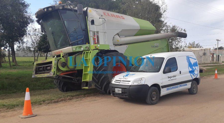 RECUPERADA. La m&aacute;quina hallada en la zona rural de Lehmann.