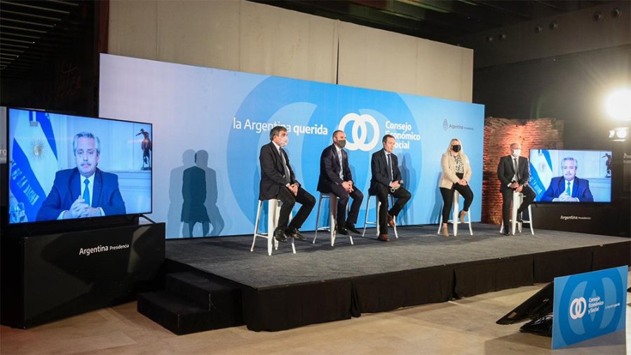 FOTO TELAM ACTIVIDAD. Fern&aacute;ndez destac&oacute; el "amplio potencial econ&oacute;mico y ambiental" con el hidr&oacute;geno de Argentina al clausurar un foro sectorial.