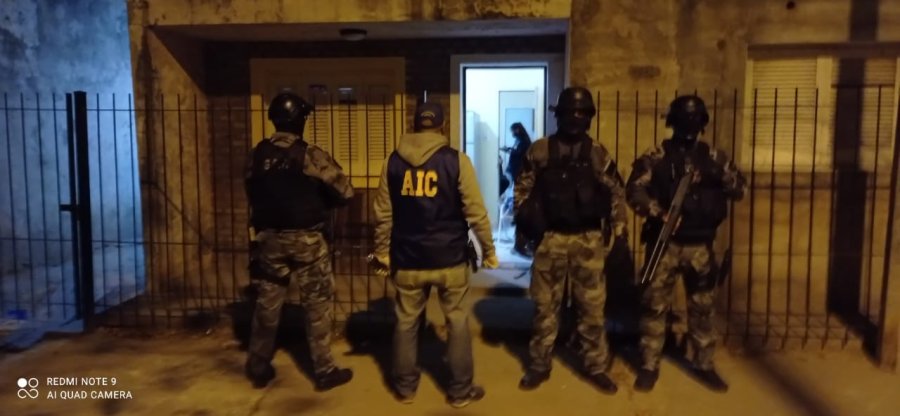 IMAGEN LA OPINION ALLANAMIENTO. En calle L. Fanti al 2300, de nuestra ciudad.
