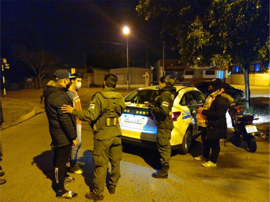 FOTO LA OPINION DETENCION. Fue llevada a cabo por gendarmes en la v&iacute;a p&uacute;blica en el sector norte de la ciudad.