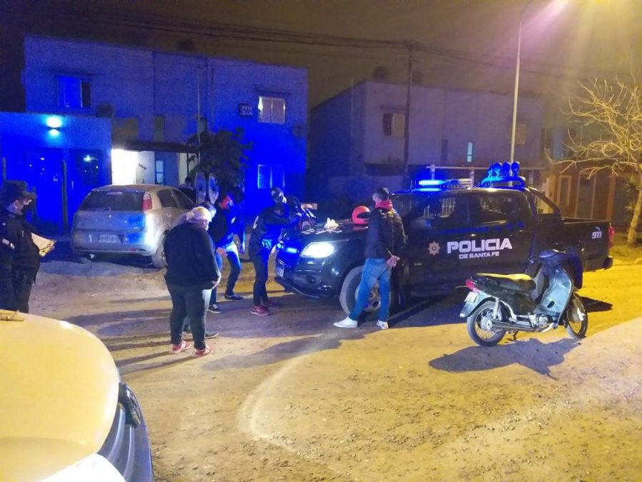 FOTO JPSF DETENIDO.  Intent&oacute; evadir un control policial por Covid-19 y le encontraron cannabis.