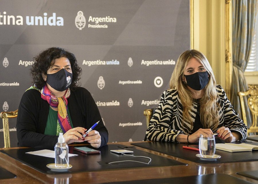 FOTO ARCHIVO FUNCIONARIAS. Carla Vizzotti y Cecilia Nicolini con destino a M&eacute;xico.