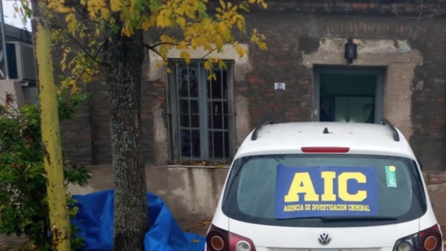 FOTO LA OPINION ALLANAMIENTO. Acto procesal durante la investigaci&oacute;n de la muerte de H&eacute;ctor Cornalis.