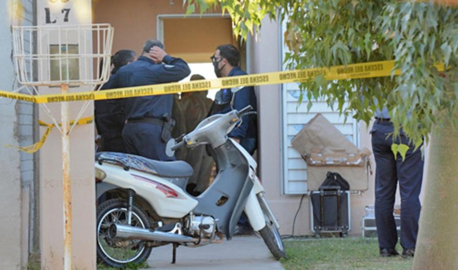 IMAGEN INTERNET TRABAJO POLICIAL. En la vivienda donde se ubic&oacute; a una pareja muerta.
