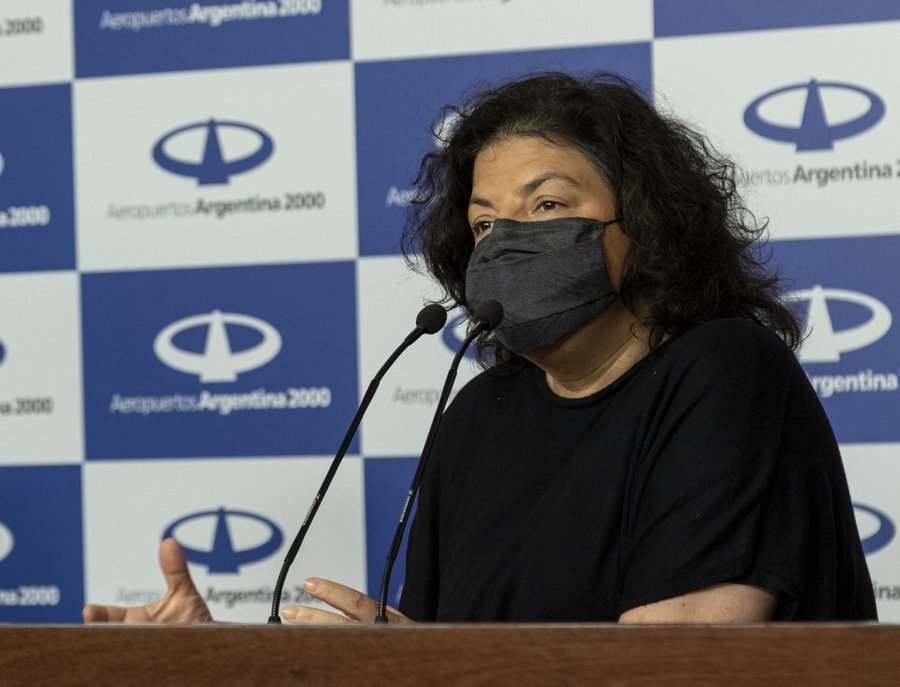 FOTO NA VIZZOTTI. Dio una conferencia de prensa en el Aeropuerto de Ezeiza.