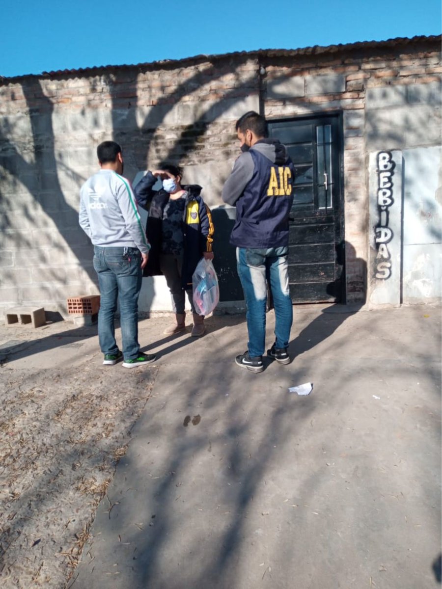 IMAGEN LA OPINION PROCEDIMIENTO. Acci&oacute;n policial en uno de los allanamientos.