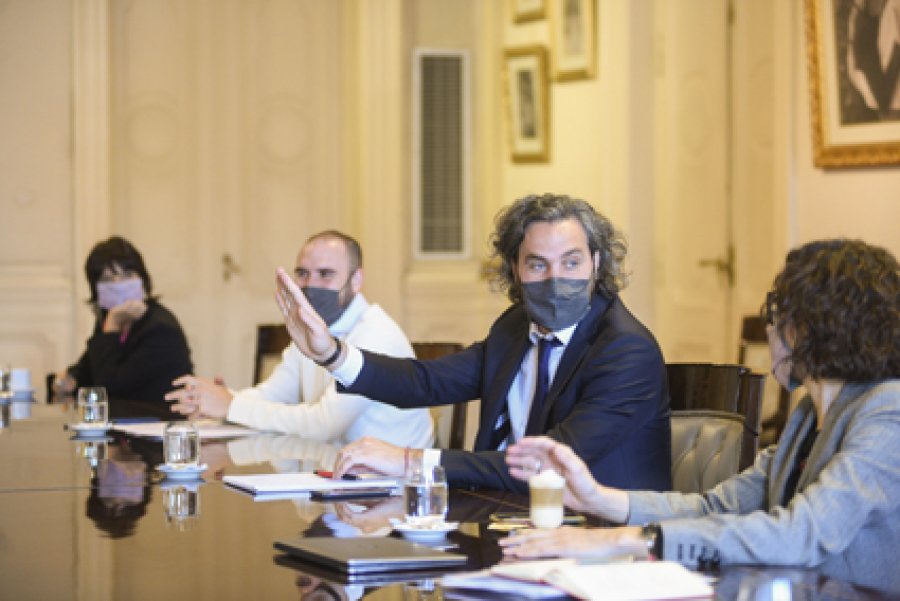 FOTO NA GABINETE ECONOMICO. Cafiero presidi&oacute; la reuni&oacute;n.