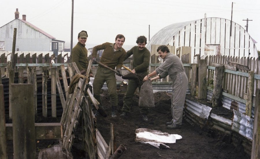 FOTO NA ALBUM. Una de las fotos que Mazzocchi recuper&oacute; casi 40 a&ntilde;os despu&eacute;s.