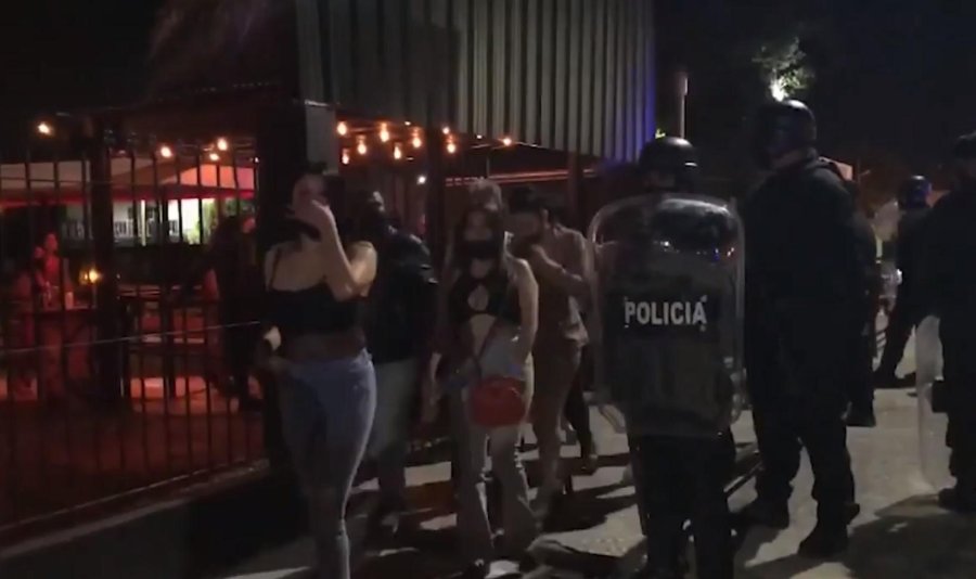IMAGEN ARCHIVO. FIESTA CLANDESTINA. Similar acci&oacute;n se observ&oacute; en Rafaela, al retirarse de un inmueble.