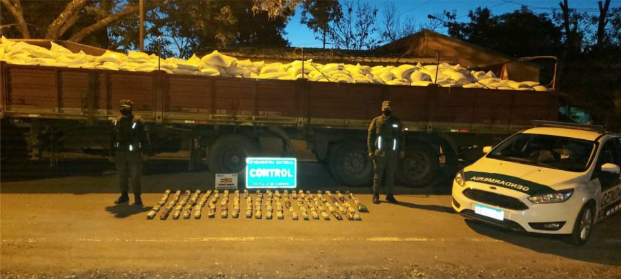 FOTO LA OPINION CARGAMENTO. En poco m&aacute;s de 20 d&iacute;as ya se secuestraron 330 kilos de esta sustancia en Rafaela.