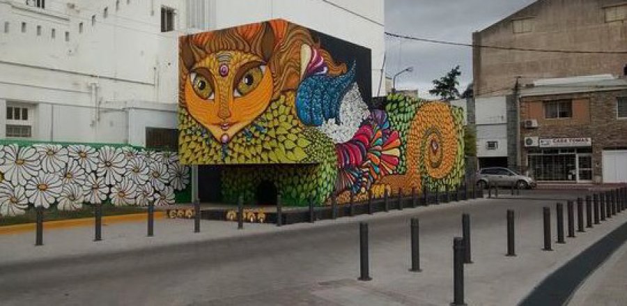 FOTO UR V "PATIO DE LAS ARTES". Sufri&oacute; da&ntilde;os por vandalismo.