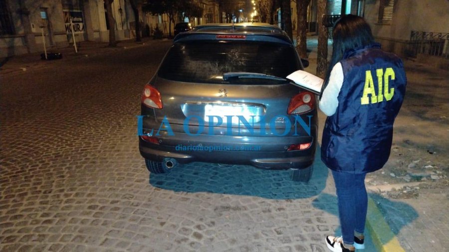 SECUESTRADO. Era conducido por quien fue detenido por el delito de estafa.