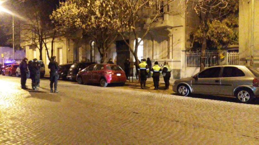 FOTO PM PROHIBIDAS. Las reuniones sociales se llevaron a cabo en cuatro domicilios.