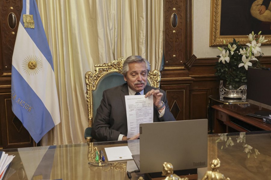 FOTO NA ALBERTO FERNANDEZ. En videoconferencia con Marcelo Figueiras.