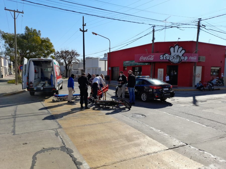IMAGEN LA OPINION ESCENARIO. La esquina de calles Dante Alighieri y V&eacute;lez Sarsfield.