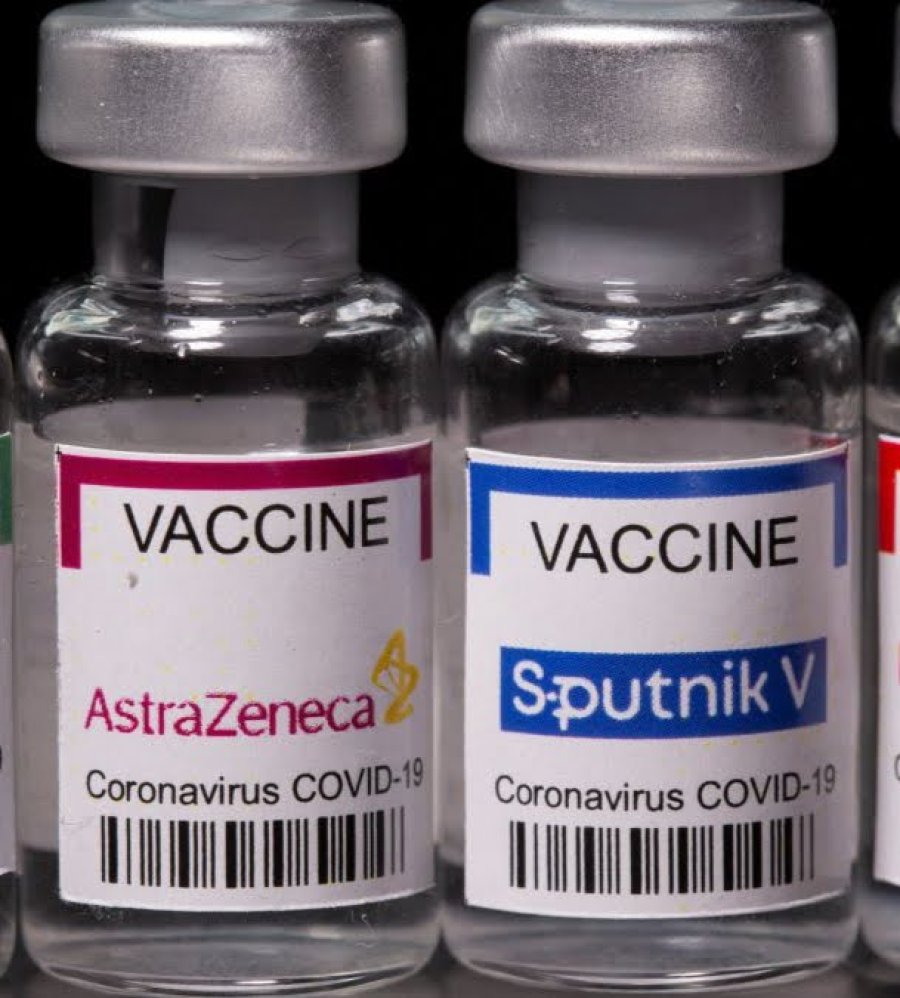 FOTO ARCHIVO PODRIAN COMBINARLAS. AstraZeneca y Sputnik.