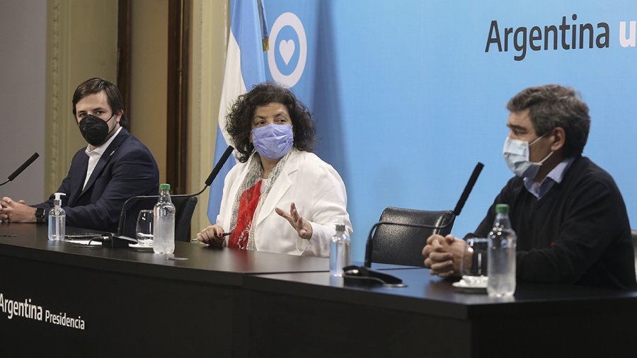 FOTO NA FUNCIONARIOS. Vizzotti estuvo acompa&ntilde;ada por Kreplak y Quir&oacute;s.
