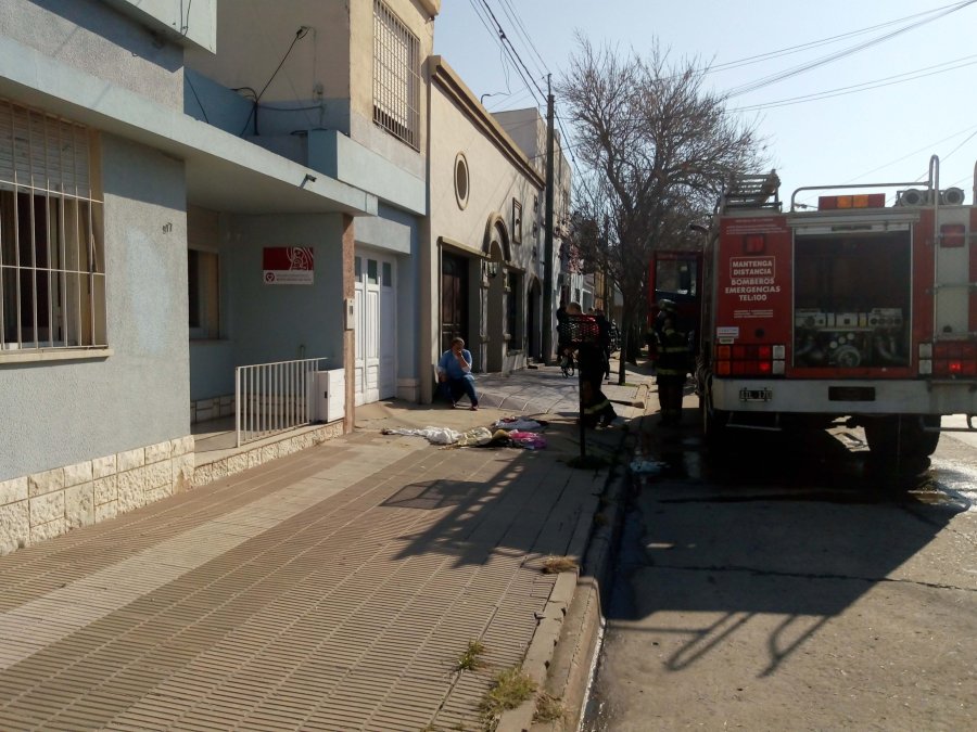 FOTO LA OPINION ESCENARIO. Calle Tucum&aacute;n al 900.