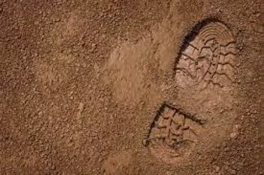 IMAGEN ARCHIVO. HUELLA DE ZAPATILLA.  Por una constataci&oacute;n similar ,se detuvo a dos sujetos tras un intento de robo.