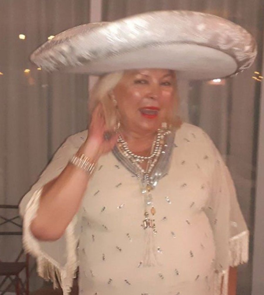 FOTO ARCHIVO LILITA CARRIO. Con sombrero de Mariachi, en su cumplea&ntilde;os.