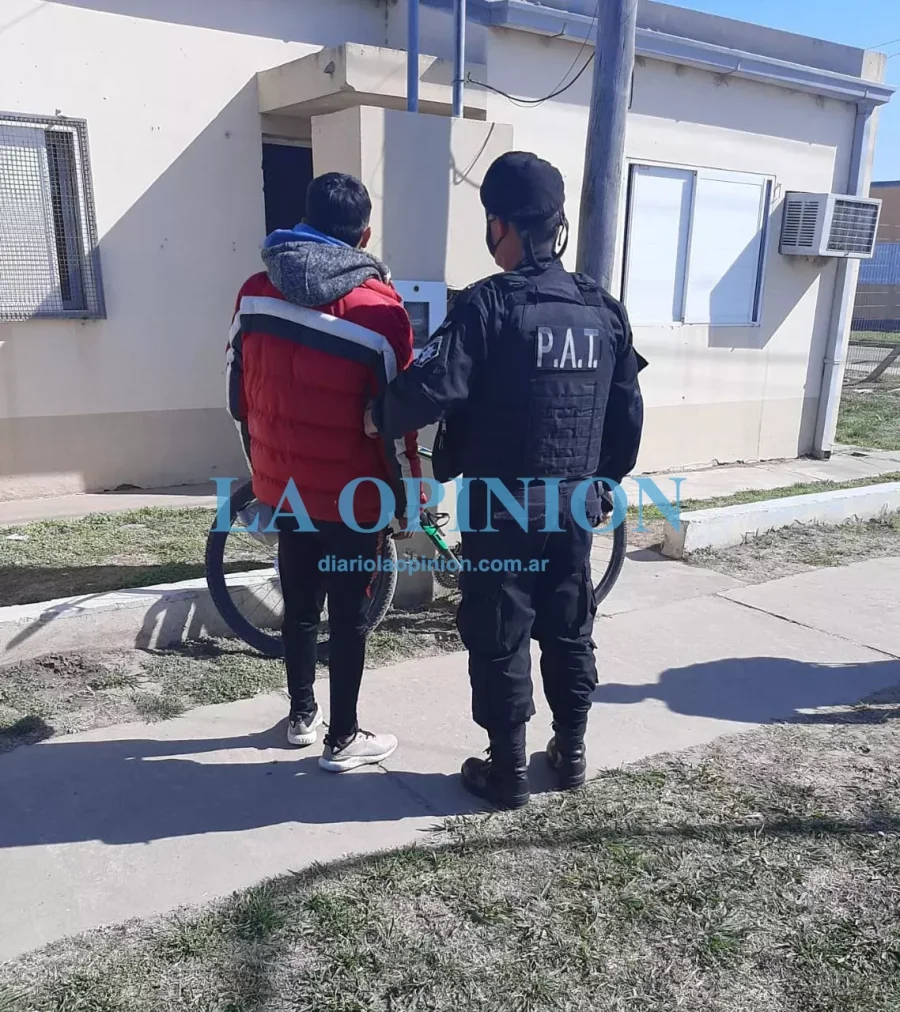 CAYO PRESO.  Era buscado por la Justicia federal de Buenos Aires.