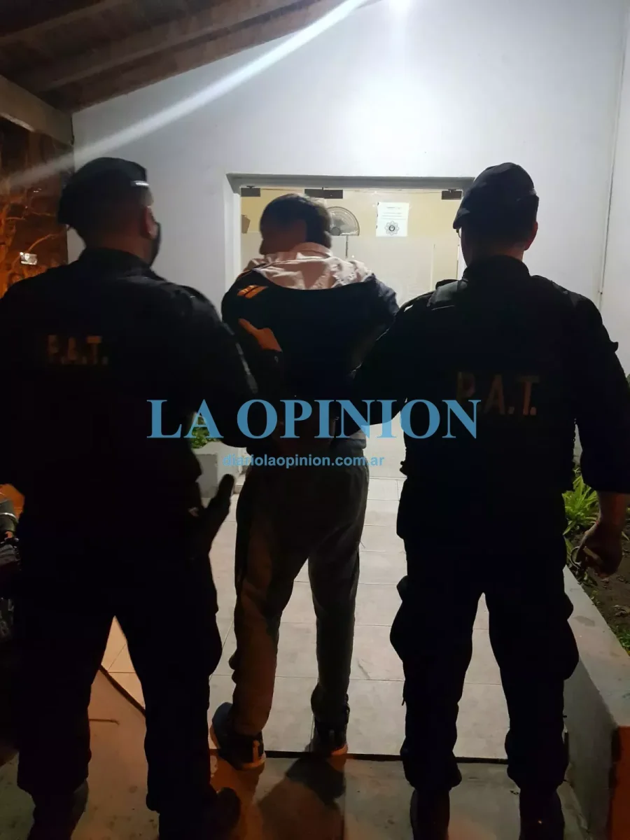ARRESTADO.  Por resistencia a la autoridad, en nuestra ciudad.