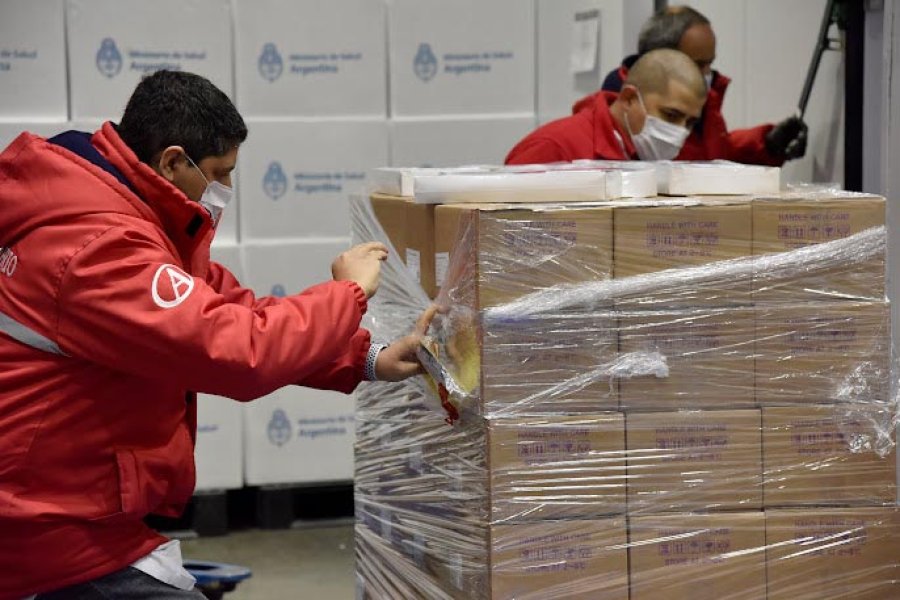 FOTO NA DISTRIBUCI&Oacute;N. La Naci&oacute;n sigue repartiendo vacunas entre las provincias.