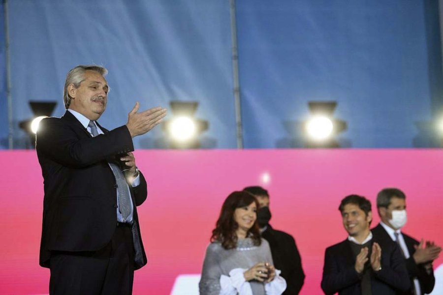 FOTO NA PRESIDENTE. Habl&oacute; en el cierre de la campa&ntilde;a del FdT en Tecn&oacute;polis.