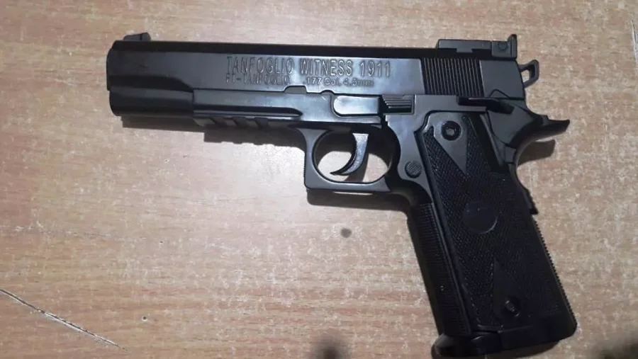 IMAGEN ARCHIVO. REPLICA DE PISTOLA.  Un arma similar fue secuestrada en esta ciudad.